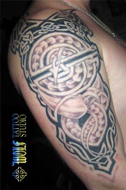Татуировка в виде кельтского дракона